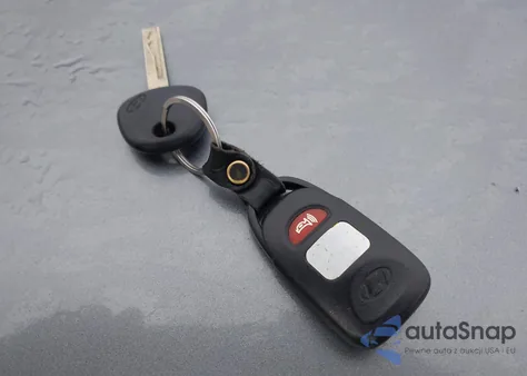 2017 Hyundai Elantra Gt z USA, uszkodzony, nr VIN KMHD35LH7HU383779